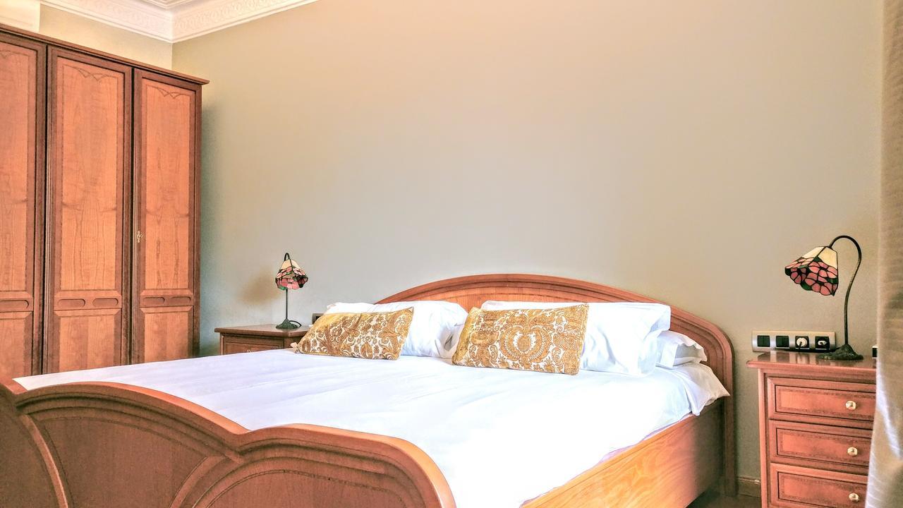 Bizflats Eixample Apartments บาร์เซโลนา ภายนอก รูปภาพ