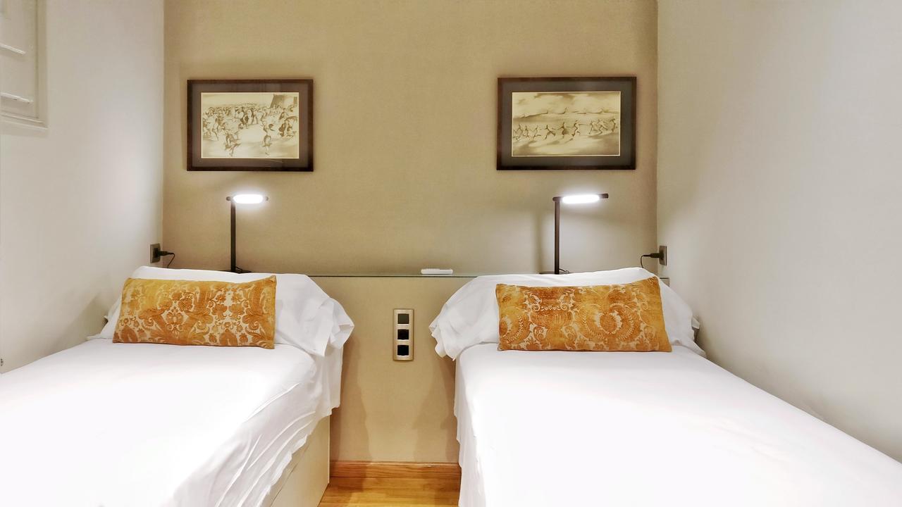 Bizflats Eixample Apartments บาร์เซโลนา ภายนอก รูปภาพ